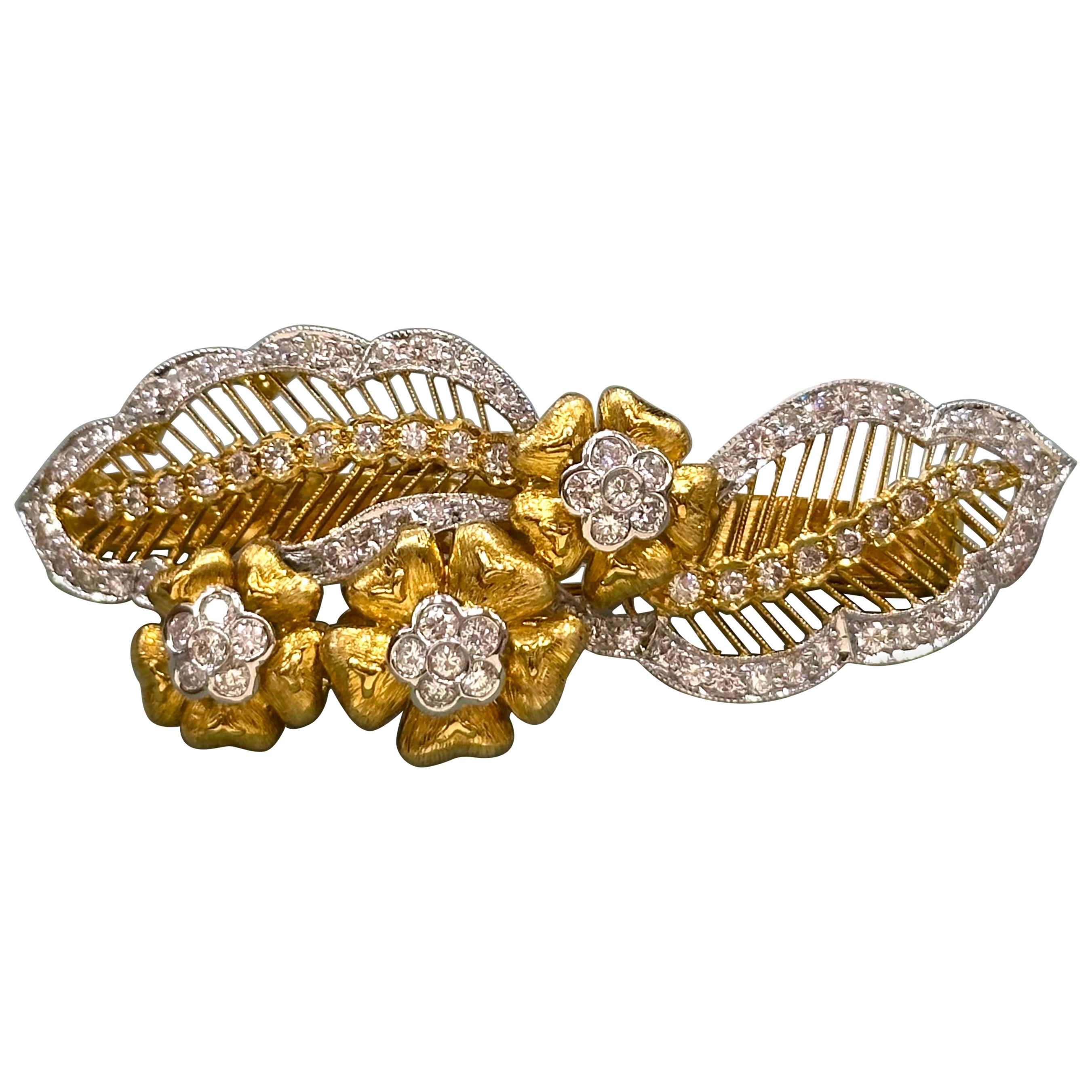 Barrette florale en or jaune et diamant de 2.65cts en vente