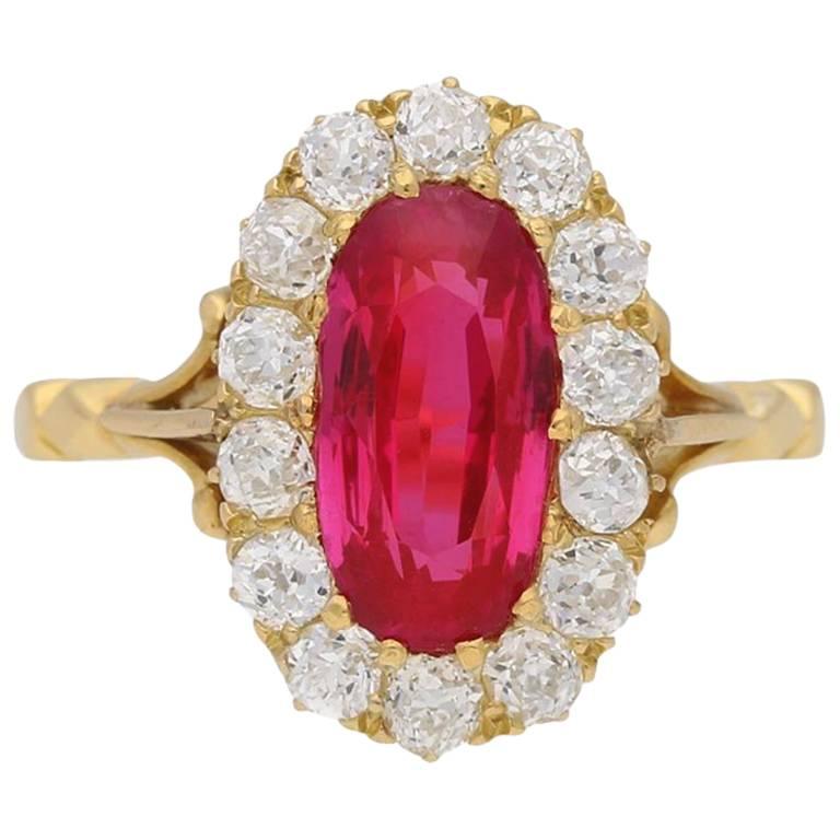Antiguo anillo de rubí natural birmano y diamantes, circa 1900 en venta