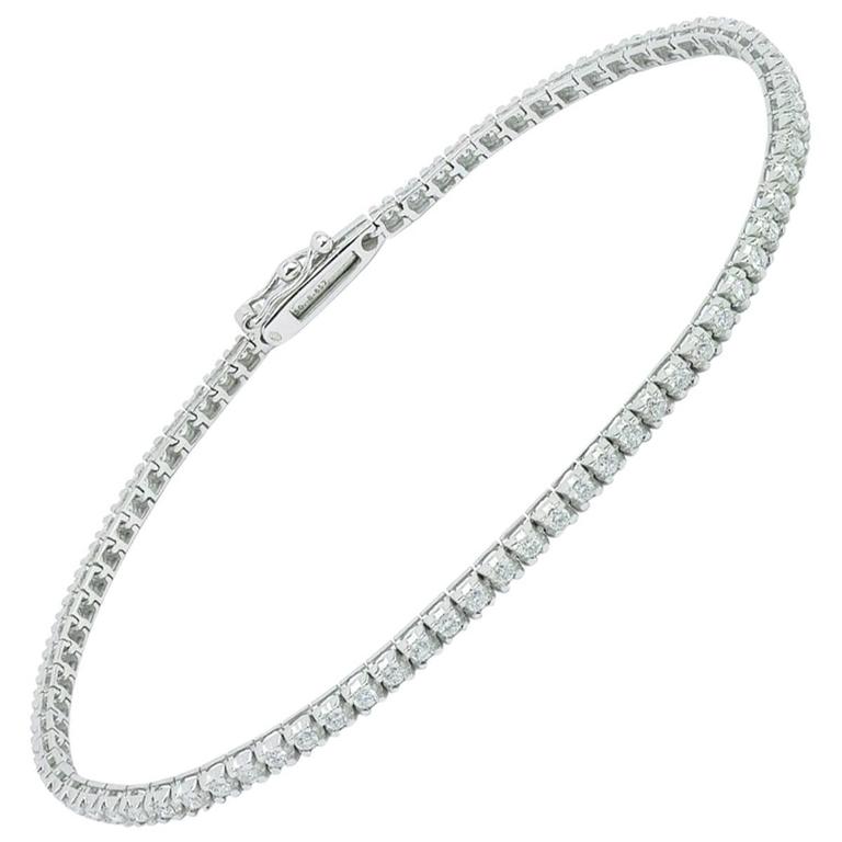 White Gold and Diamonds Tennis Bracelet For Sale at 1stdibs
