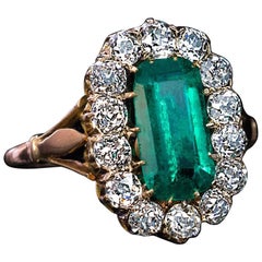 Antique Emerald Diamond Gold Cluster Ring