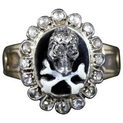 Modern Memento Mori Diamond Skull Cross Bone Diamond Ring 18 Carat Gold