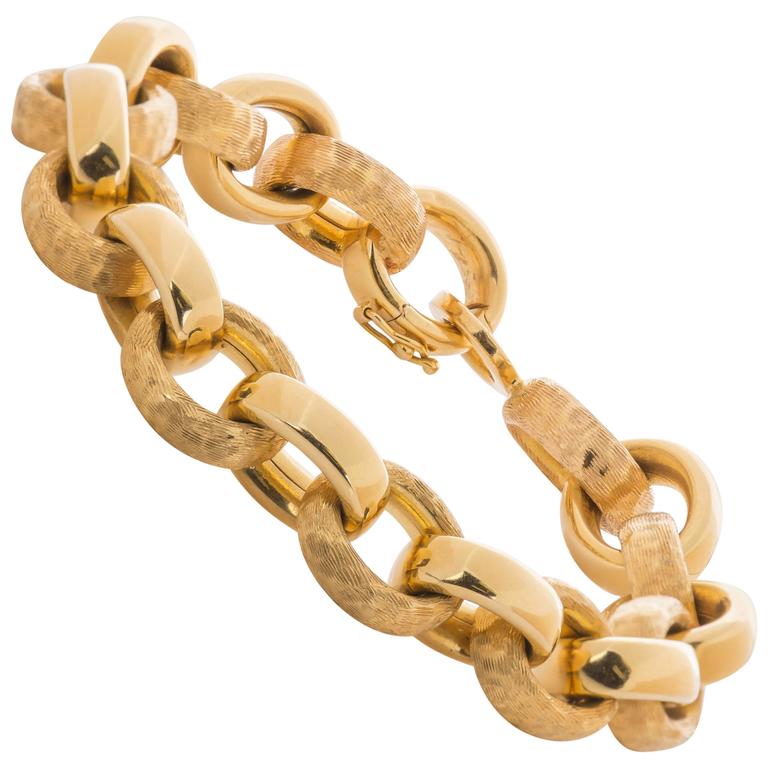 Hollow Chain Bracelet 18 Karat Yellow Gold at 1stDibs