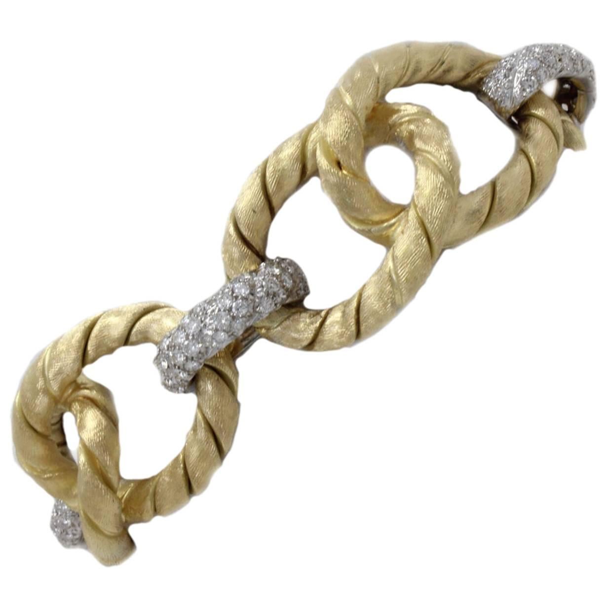 Diamond and 18 kt Yellow Gold Link Bracelet For Sale