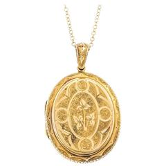 Antique Victorian 18 Carat Gold Hand Engraved Ivy Locket