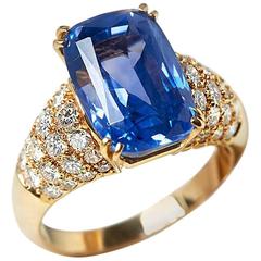 Van Cleef & Arpels 10.73 Carat Ceylon Sapphire Diamond Yellow Gold Cocktail Ring