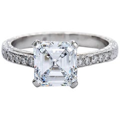 Bague de fiançailles en platine avec émeraude carrée taille Asscher de 2,52 carats certifiée GIA et diamants