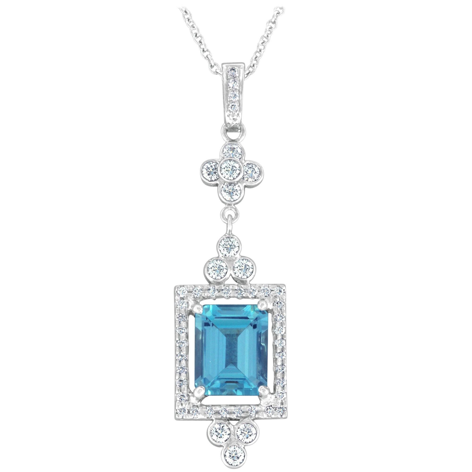 2.92 Carat Emerald Cut Aquamarine and Diamond Platinum Necklace For Sale