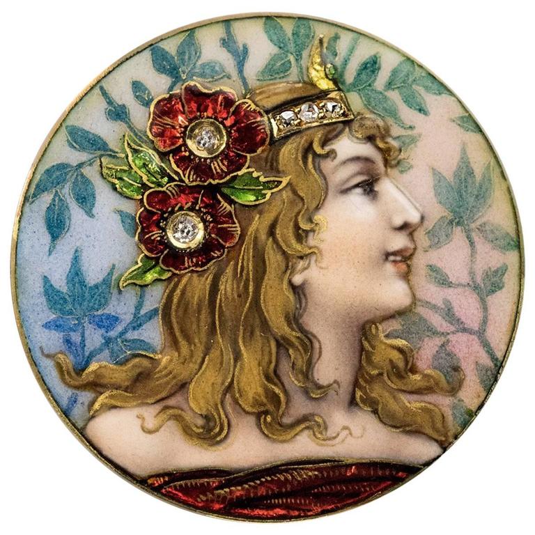 Art Nouveau Enameled Gold Brooch For Sale at 1stDibs