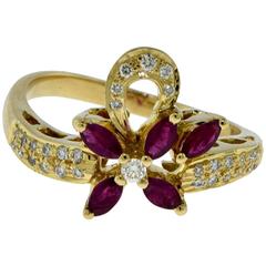 Van Cleef & Arpels Diamond and Ruby Flower Ribbon Yellow Gold Ring