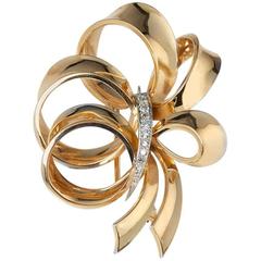 Boucheron Yellow Gold 0.40 Carat Diamond Ribbon Design Brooch 11