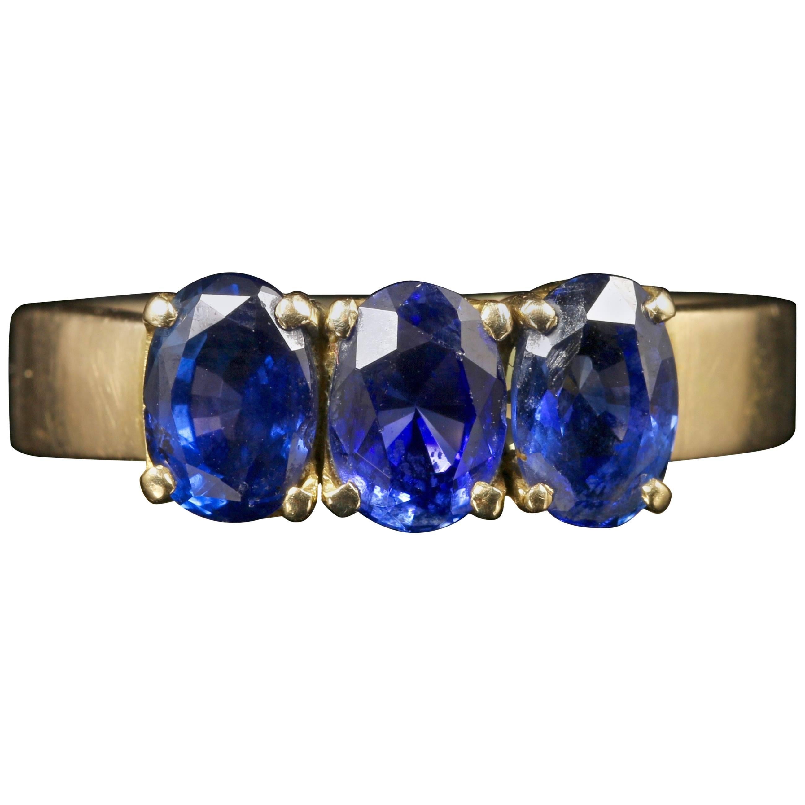 Antique Victorian 2 Carats Sapphires Gold Trilogy Ring  