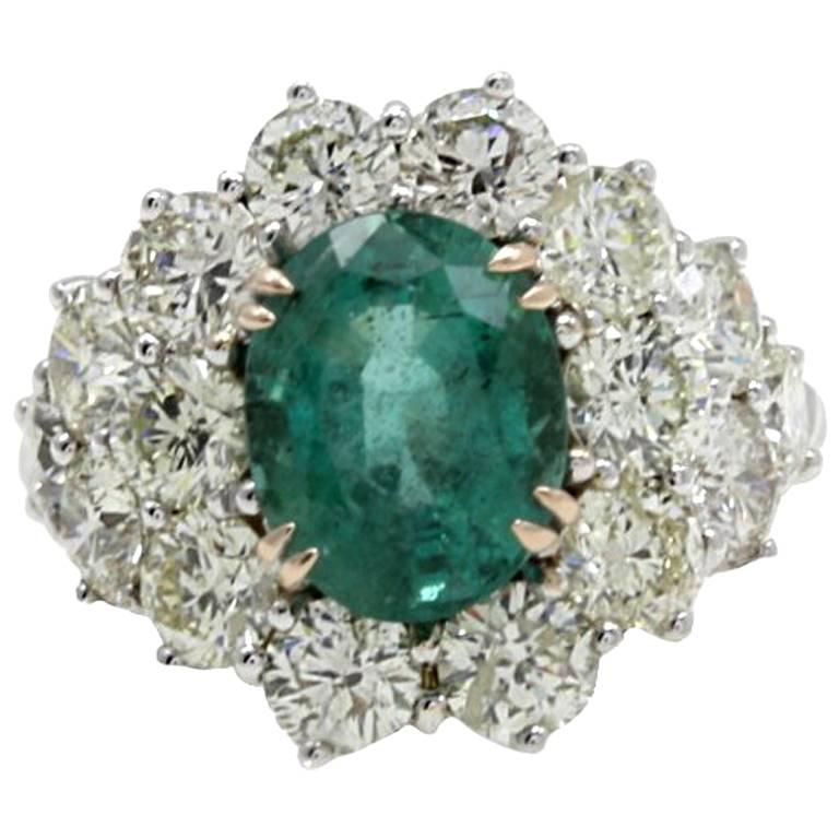 ct 3, 90 Emerald and ct 5, 35 Diamond Gold Ring For Sale