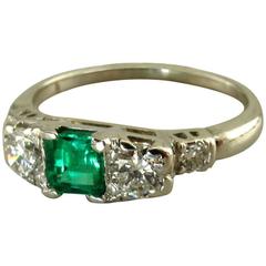 Antique Art Deco Emerald Diamond Platinum Ring