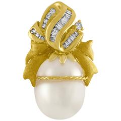 0.40 Carat Diamond 18 Karat Yellow Gold South Sea Pearl Pendant 2