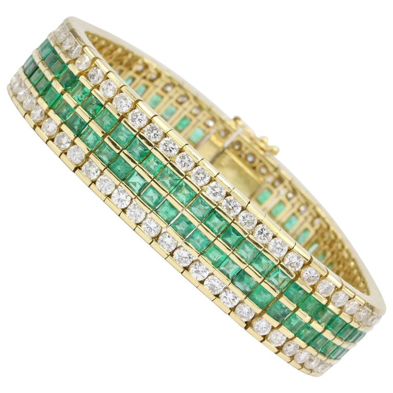 Superb Classic Colombian Emerald Diamond Gold Line Tennis Bracelet For