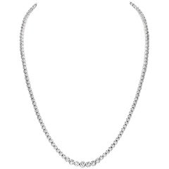 Diamond 18 Karat White Gold Graduated Necklace 3
