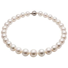 Australian High Luster White 13-18.7mm South Sea Round Pearl Necklace