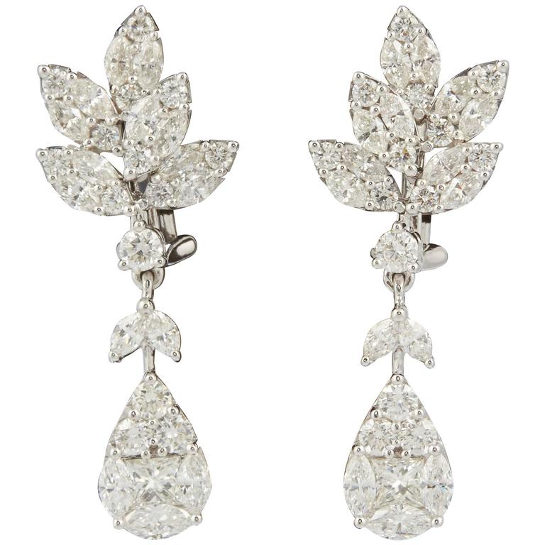 Classic Diamond Drop Gold Earrings For Sale at 1stDibs