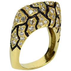 La Triomphe Enamel Diamond Gold Ring