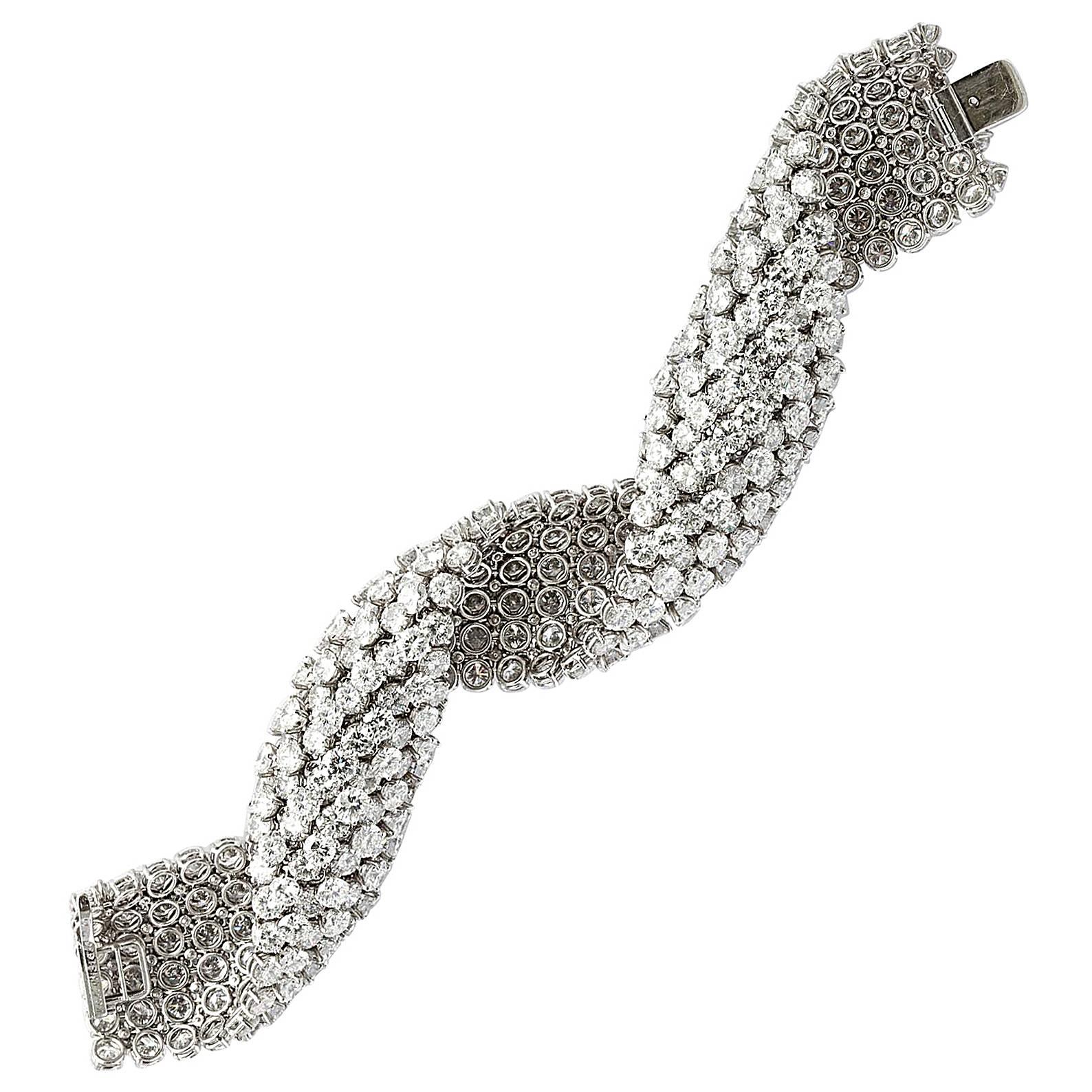 Important Van Cleef and Arpels Diamond Bracelet

Set with approx 110 cts of fine brilliant cut diamonds

Very well made and flexible

Identical model in legendary Brooke Astor collection

With Certificate of Authenticity

Made in NY in