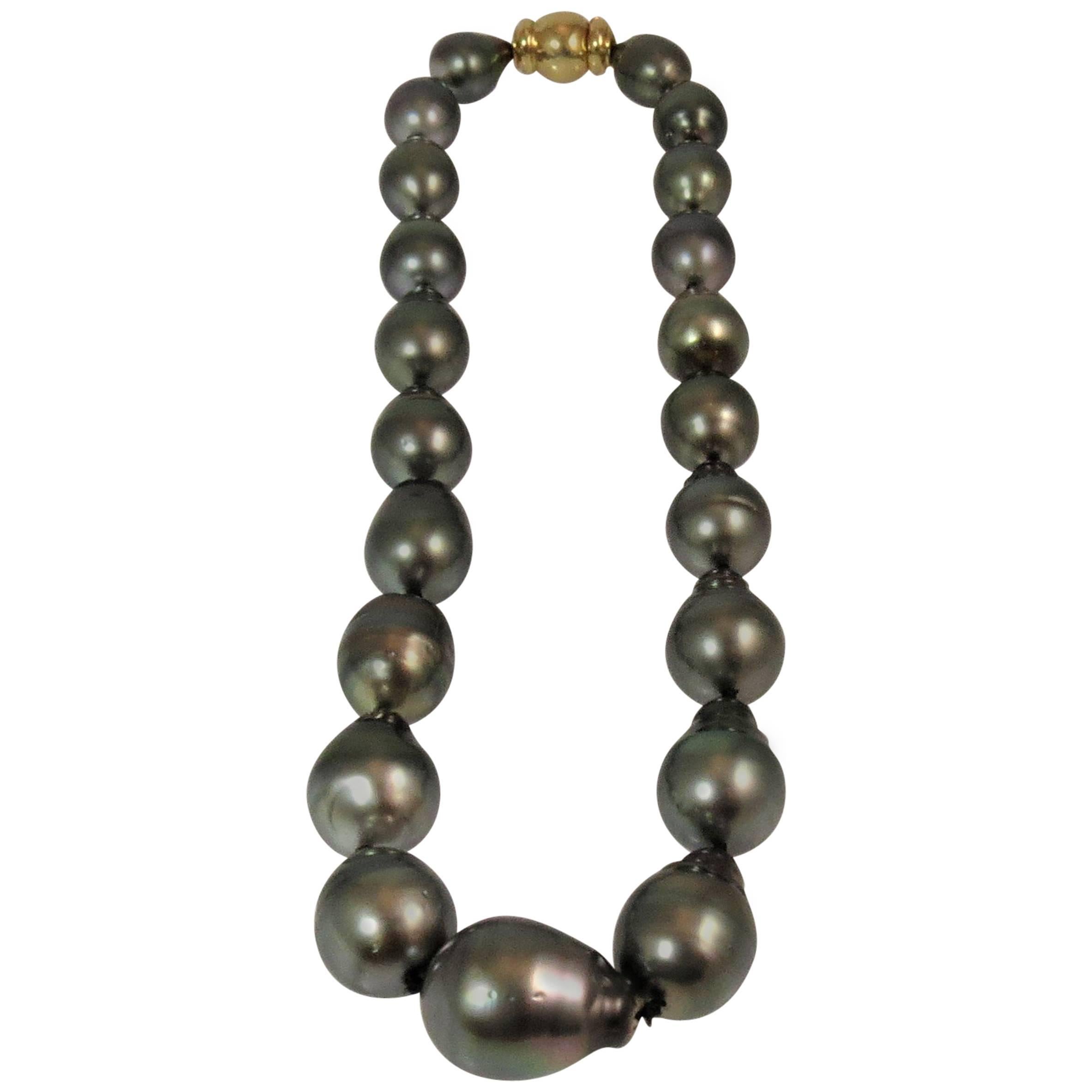 Baroque Tahitian Pearl Necklace with Yellow Gold Clasp
