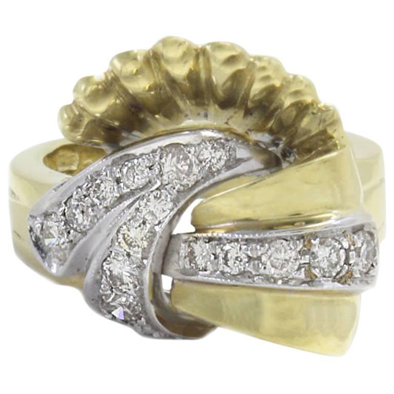 Diamond and Yellow Gold Fashion 18 kt Gold  Ring For Sale
