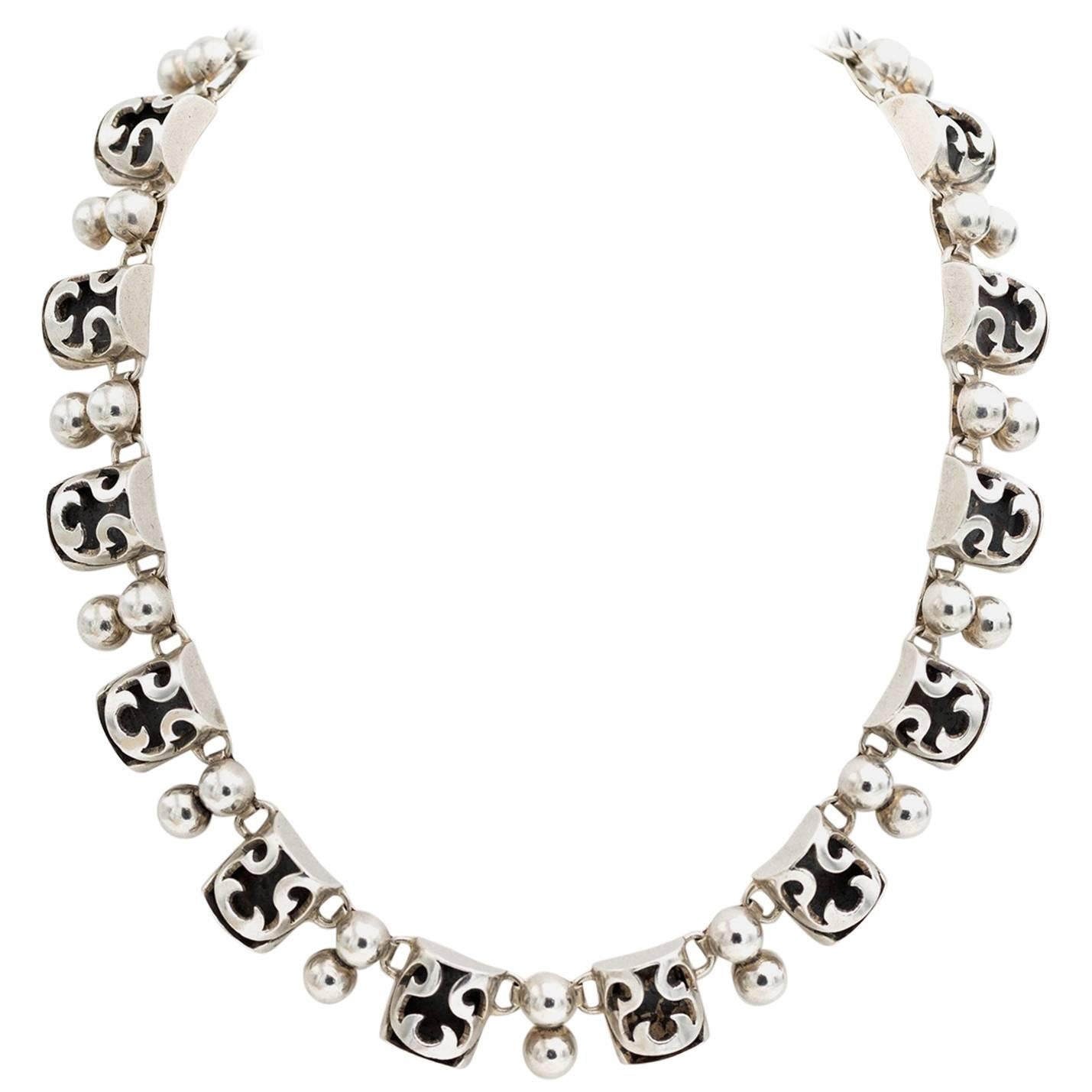 1930 Mexico Victoria Sterling Silver Necklace Link Necklace Nunez De Brilianti For Sale