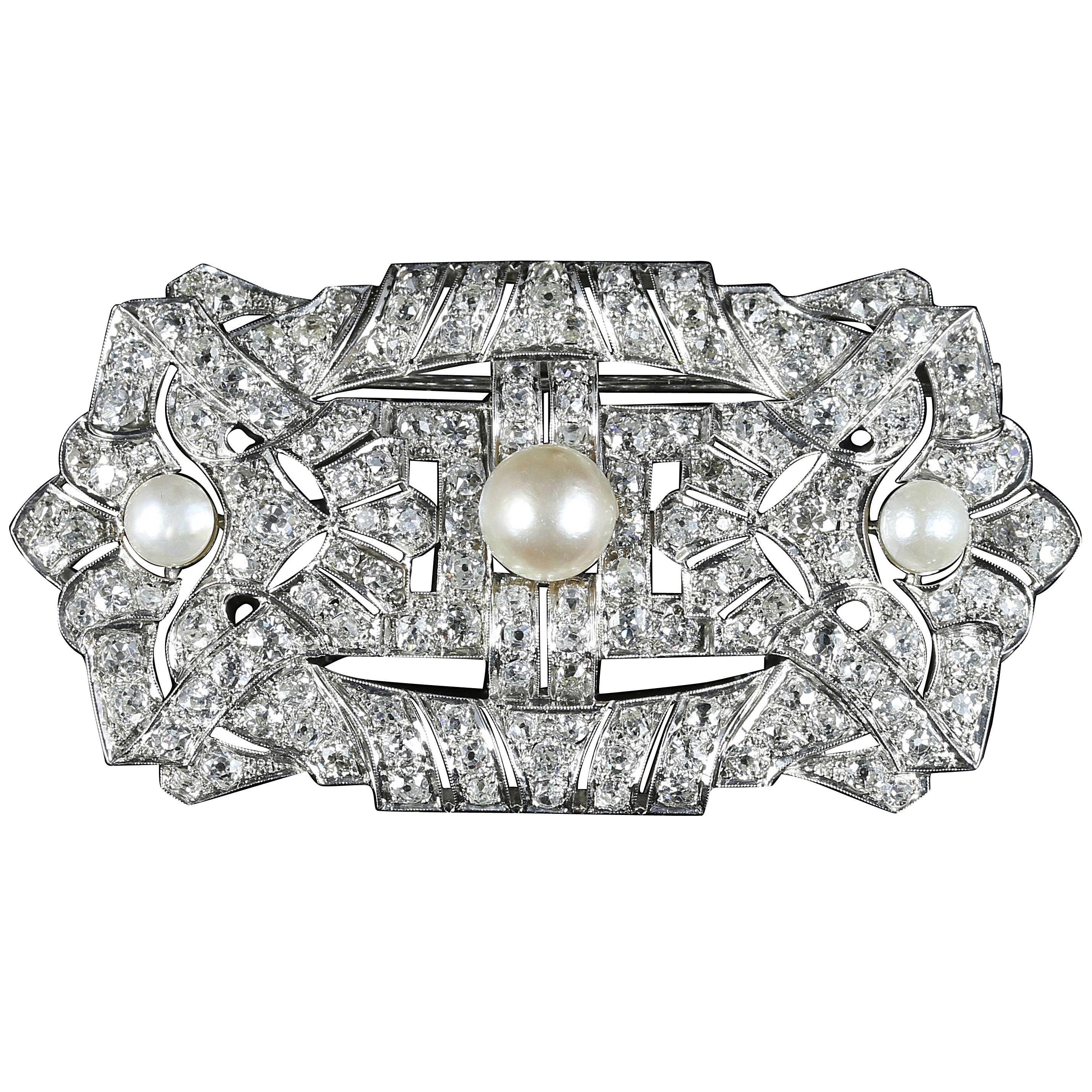 Antique Art Deco Diamond Pearl 18 Carat White Gold 11 Carat of Diamonds Brooch For Sale