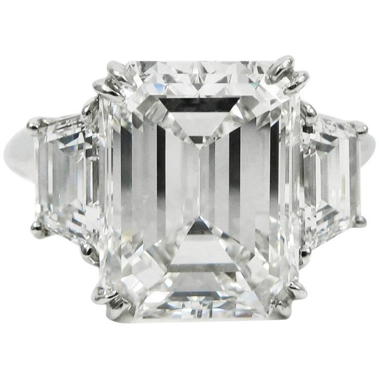 Harry Winston Bague en platine avec diamant taille émeraude certifié GIA de  5::65 carats sur 1stDibs