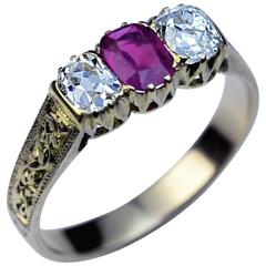 Antique Victorian Three-Stone Ruby Diamond Carved Gold Ring 12