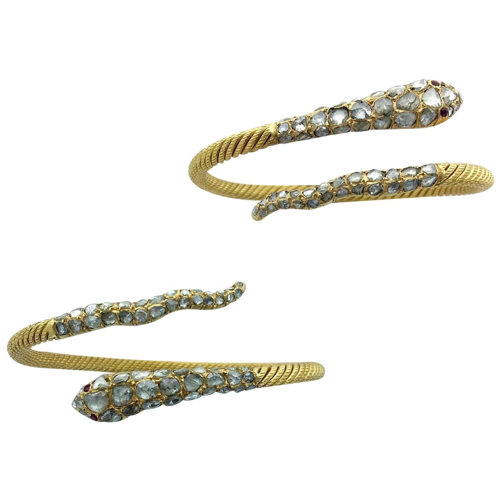 Early 20th Century Pair of Diamond and Gold Snake Serpenti Bracelets