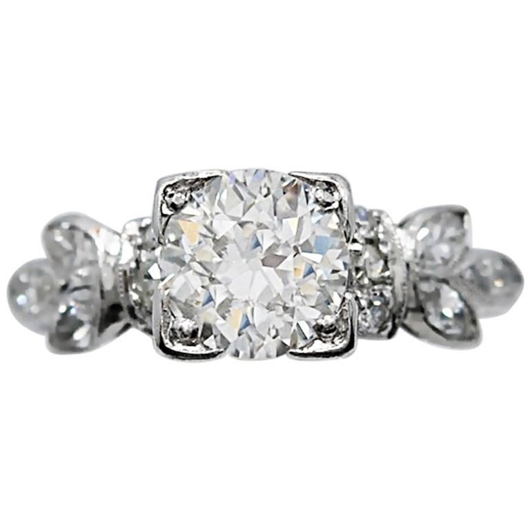 Art Deco 1.15 Carat Diamond Platinum Engagement Ring