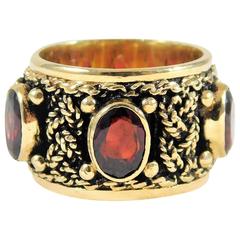 Vintage Magnificent 3.75 Carat Garnet yellow Gold Ring