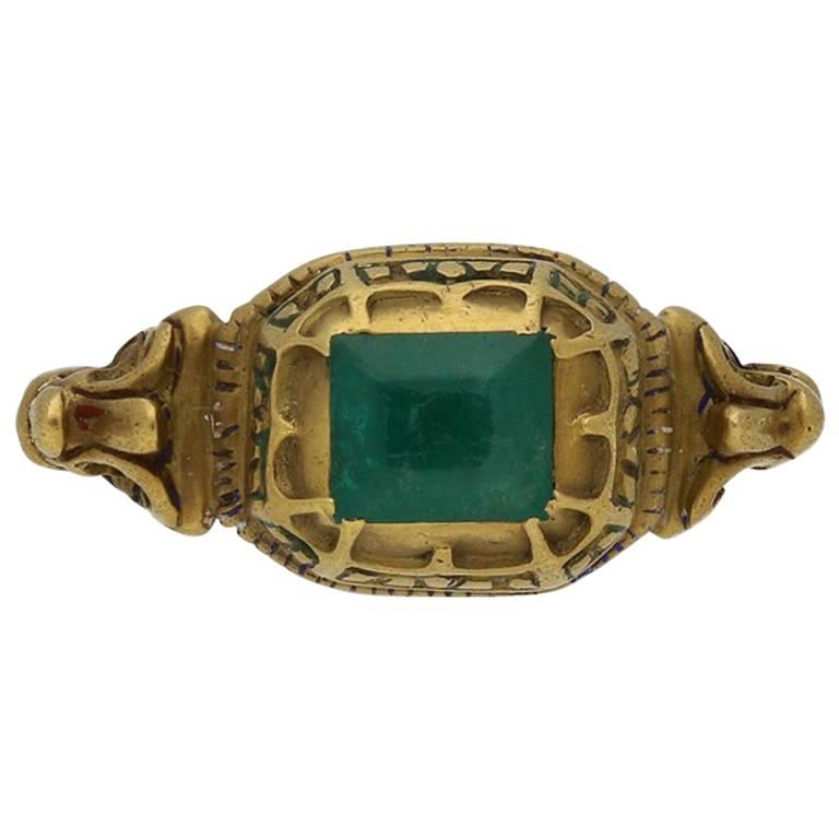 Renaissance Decorative Emerald Set Ring, circa 17th Century For Sale