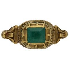 Renaissance Decorative Emerald Set Ring, circa 17th Century