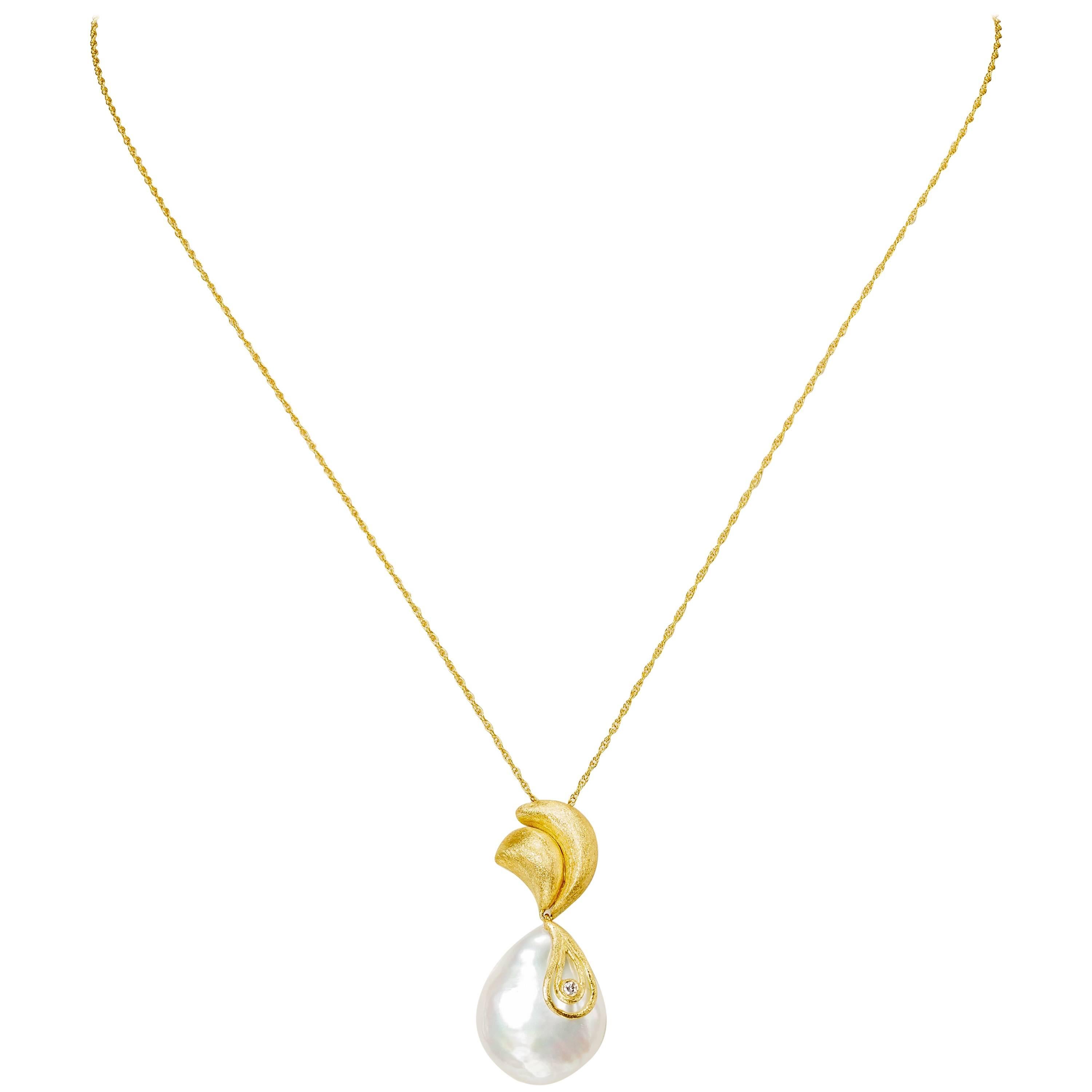 Yvel Baroque Pearl Pendant Necklace 18 Karat Yellow Gold and Diamond For Sale