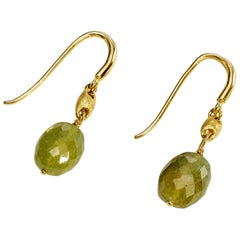 Yvel Green Sapphire Drop Earrings 13 Carat 18 Karat Yellow Gold E-1-SA-MIXGY