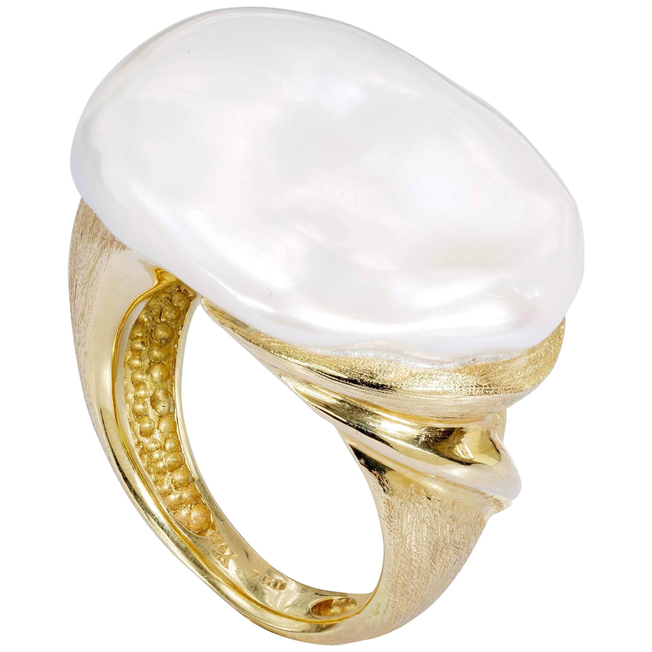 Yvel White Freshwater Baroque Pearl Ring 18 Karat Yellow Gold R-1BRQFW-21Y For Sale