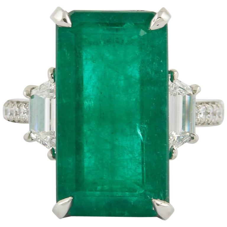 Unique Elongated 10 Carat Green Emerald Ring For Sale at 1stDibs | 10 carat emerald  ring, 10 ct emerald ring, unique emerald rings