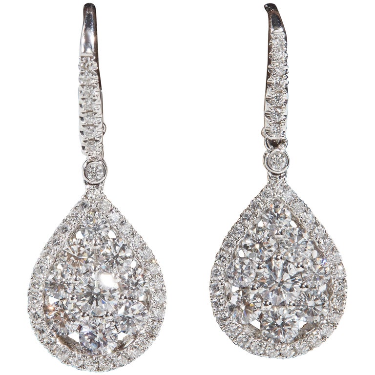 Diamond Drop Dangle Earrings For Sale at 1stdibs