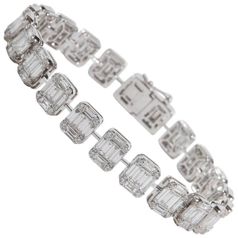 Emerald Cut Diamond White Gold Tennis Bracelet Illusion Set For Sale at  1stDibs | emerald cut bracelet