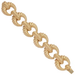 1940s Textured Shrimp Design Flexible Open Link Ridged Gold Retro Bracelet