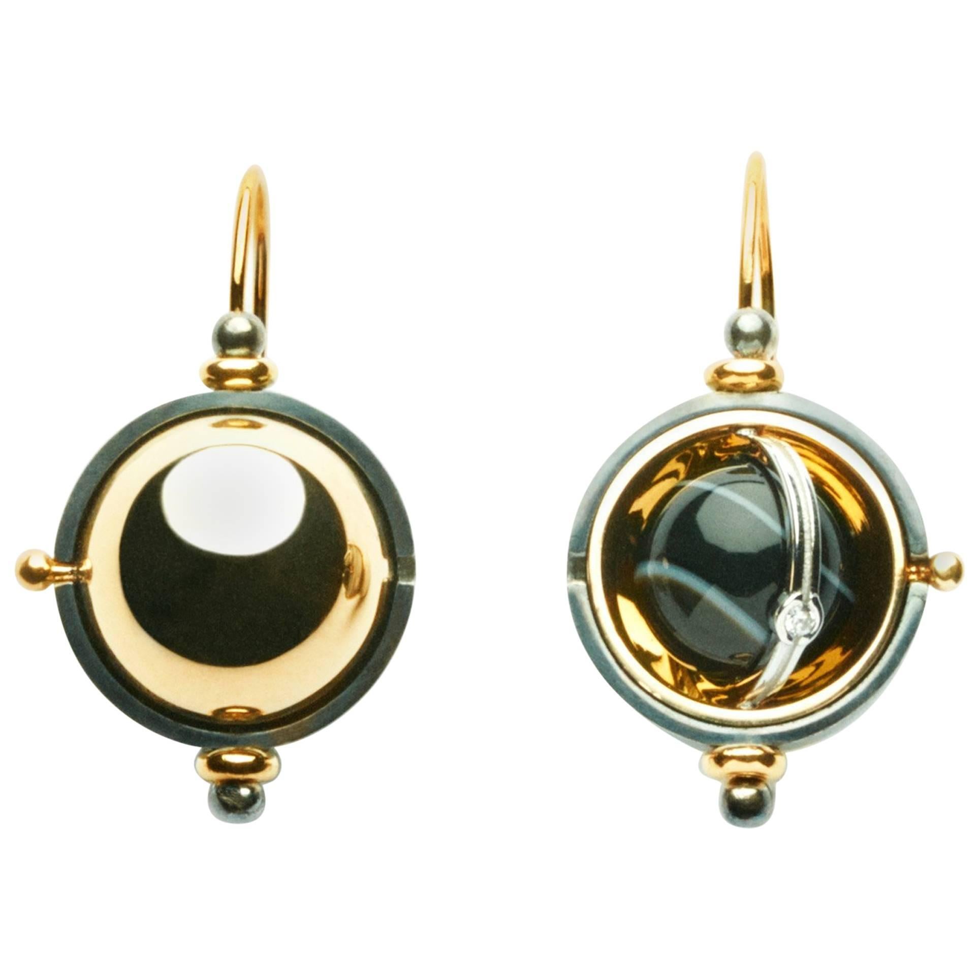 Elie Top Mecanique Celeste Boucles d'Oreilles Sphere Or, Onyx, Diamants  For Sale