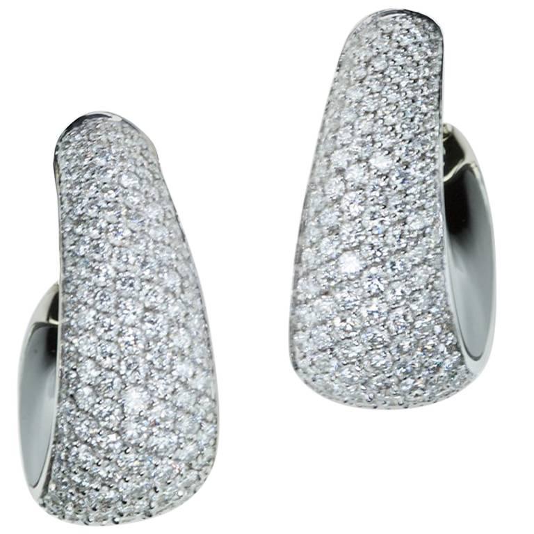 Magnificent Vhernier "Zingara" Pavé Diamond and Jet Ear Clips in Gold For Sale