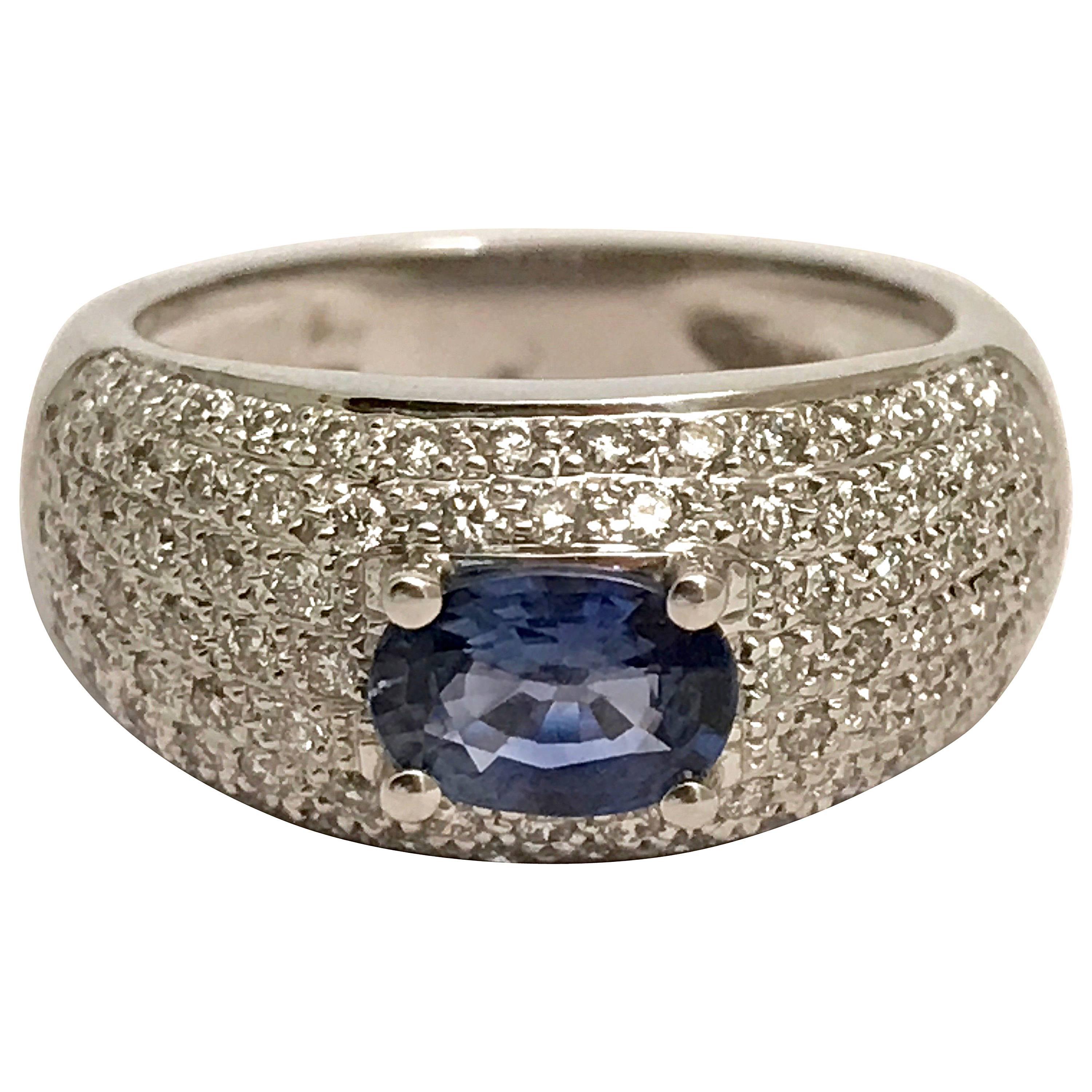 Wonderful White Gold 18 Carat Sapphire and Diamonds Cocktail Ring.
90 Diamonds 0,900 Carat Color H Purity SI Form Brilliant
Size 54
US Size 63/4