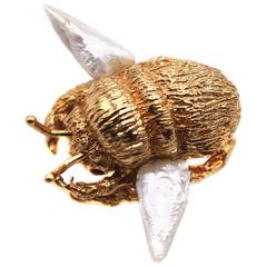 Ruser Mother-of-Pearl Ruby Gold Bumblebee Brooch