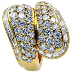 Baguette and Round Diamond Gold Toi Et Moi Ring 3