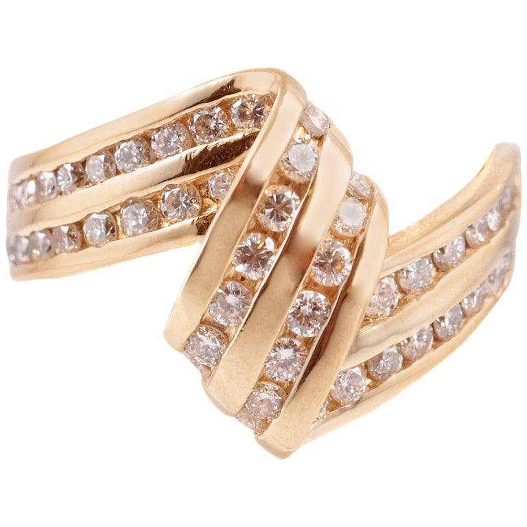 Diamond Yellow Gold Ring For Sale at 1stdibs