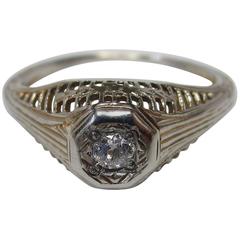 Art Deco Diamond White Gold Filigree Ring, circa 1920 11