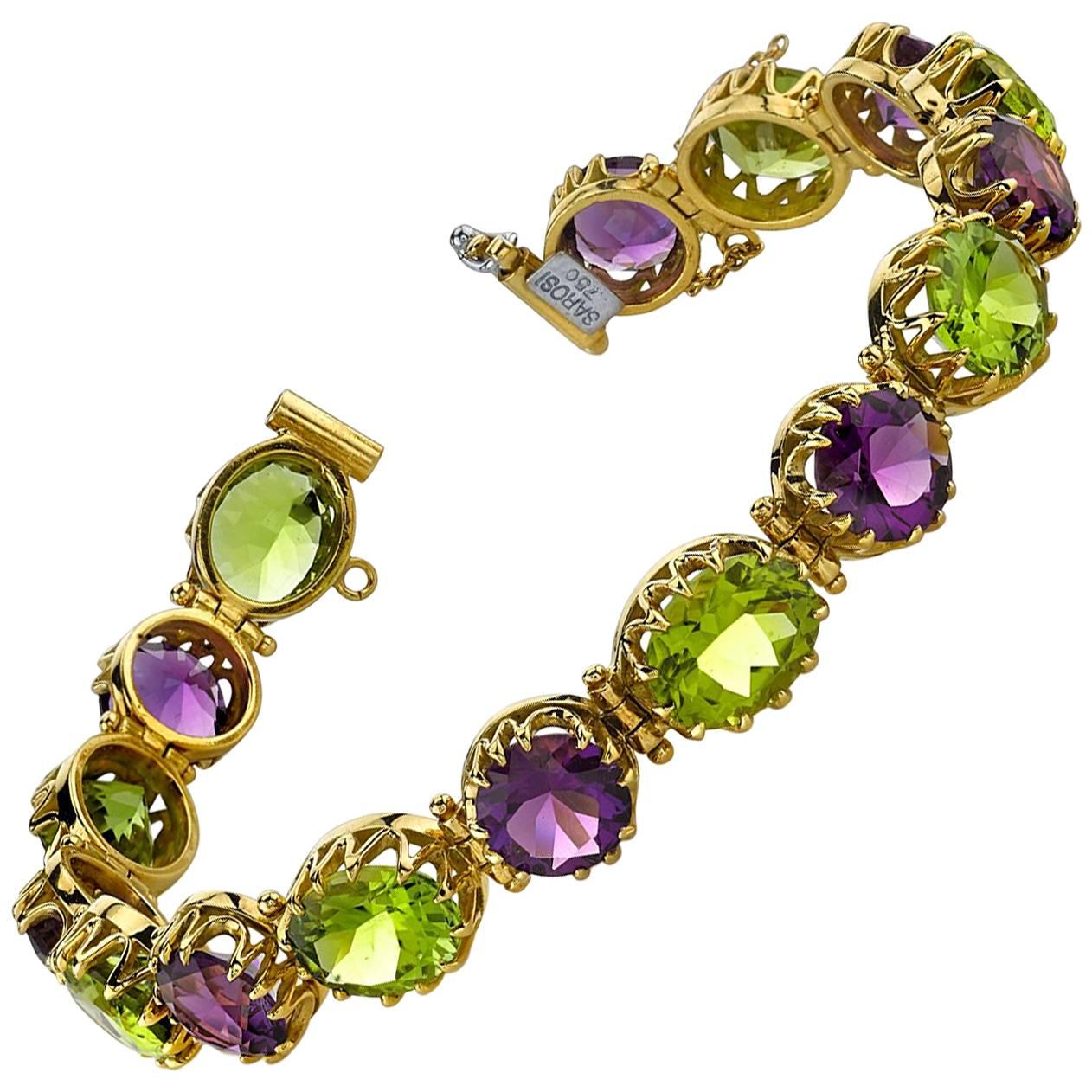 Peridot and Amethyst Tennis Bracelet in Yellow Gold, 33 Carats Total For Sale